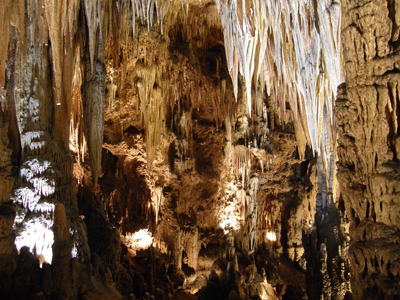 Cueva de Valporquero Cueva de Valporquero